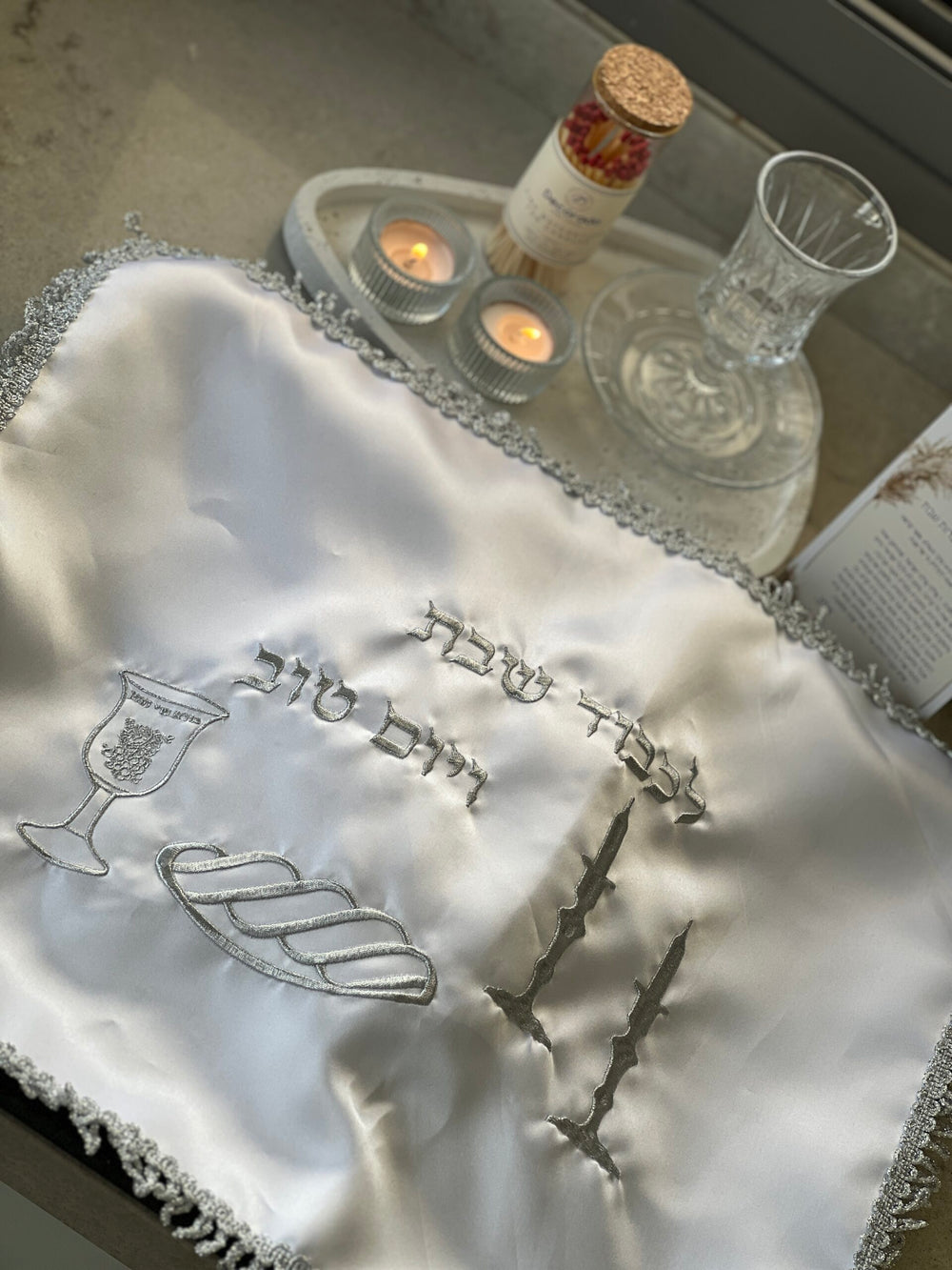 מארז קודש – נרות שבת ופמוטים מעוצבים